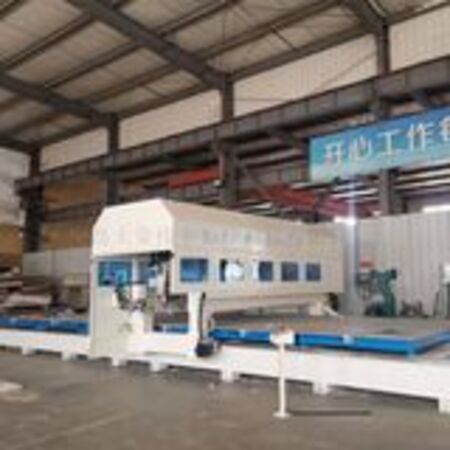 多功能数控磨床 CNC-MG618